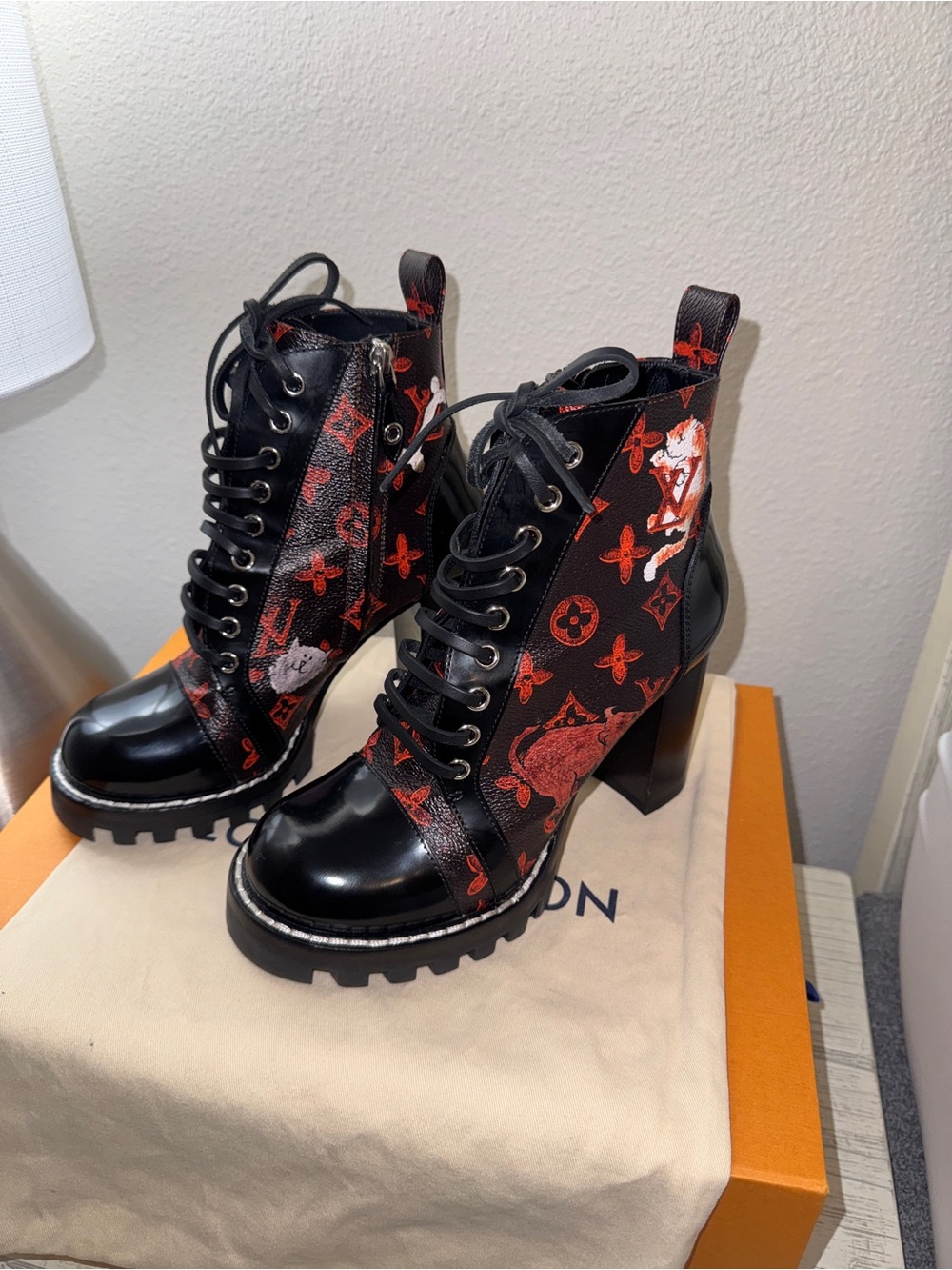 Louis Vuitton Limited Edition Catogram Star Trail Ankle Boots – Size 37.5 - Picture 2 of 12